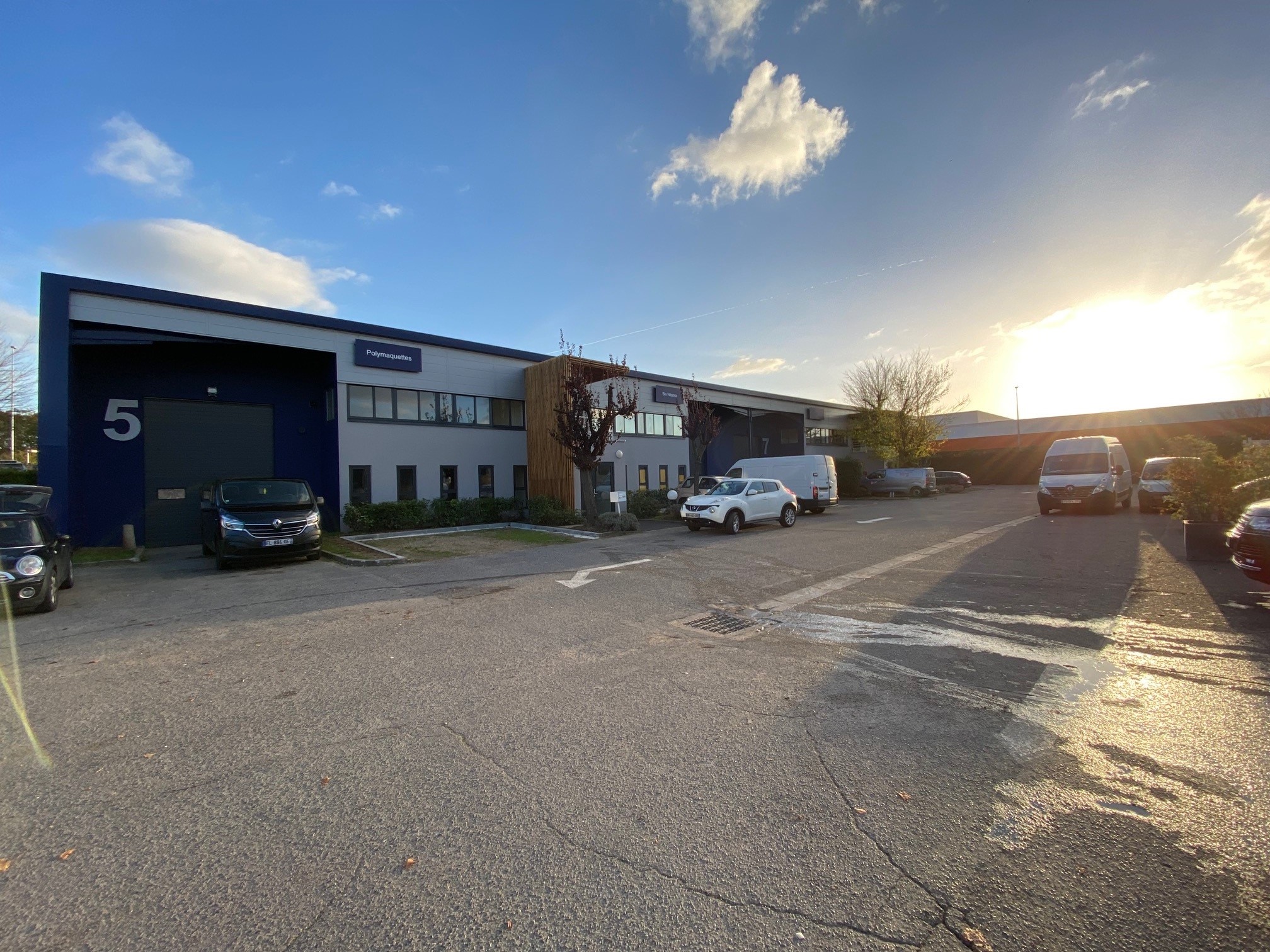 Locaux d'activités à louer dans le 95 à Saint-Ouen-l'Aumône - 408 m2