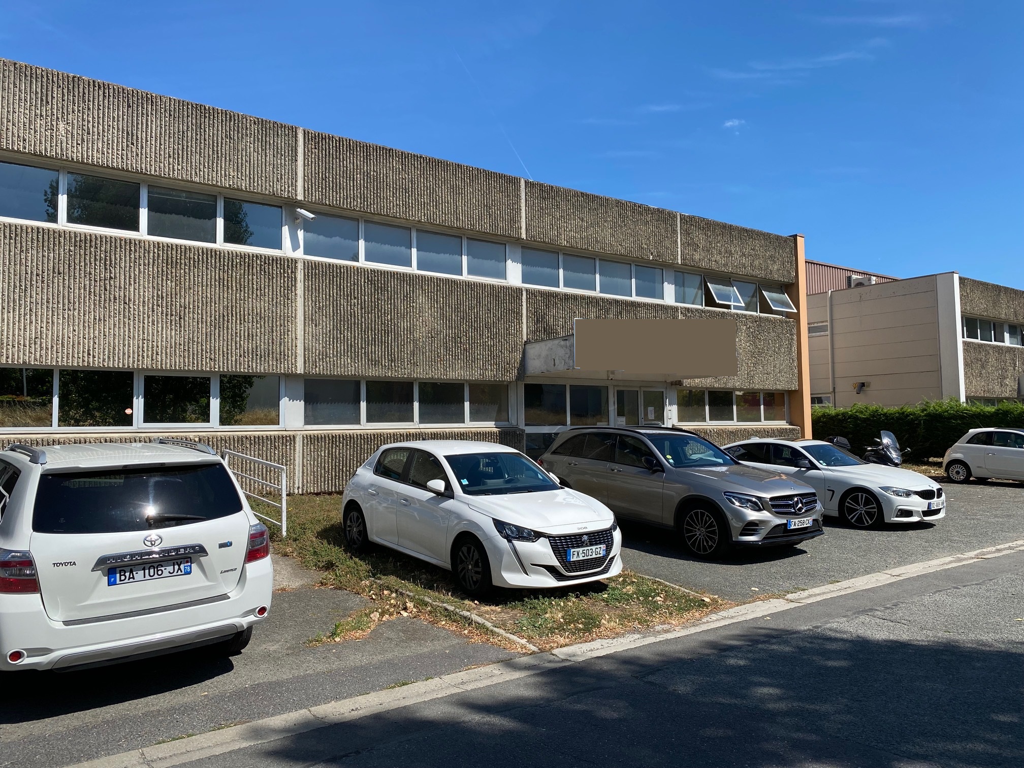 Location de locaux d'activités / Entrepôt dans le Val-d’Oise à Saint-Ouen-l’Aumône - 1350m2