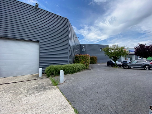 Entrepôt et bureaux d'accompagnement à la location au nord de Cergy-Pontoise dans le Val d'Oise (95)