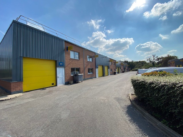 Locaux à louer dans 95 à Saint-Ouen-l'Aumône - 170 m2